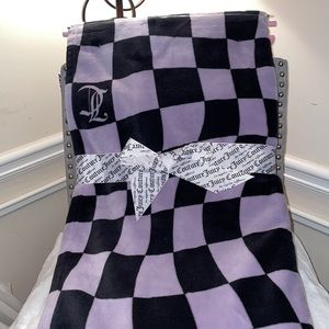 HTF Juicy couture Plush Printed Throw Home 50x70 IN